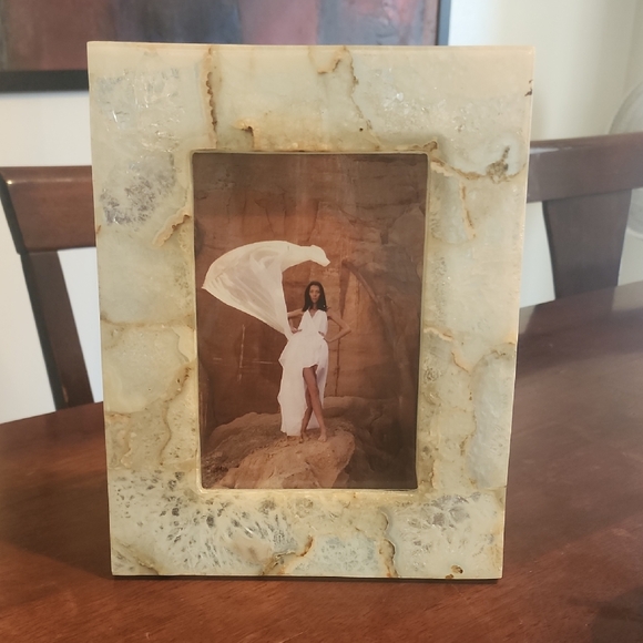 Pottery Barn Elegant 5x7 Agate Frame - Picture 1 of 8